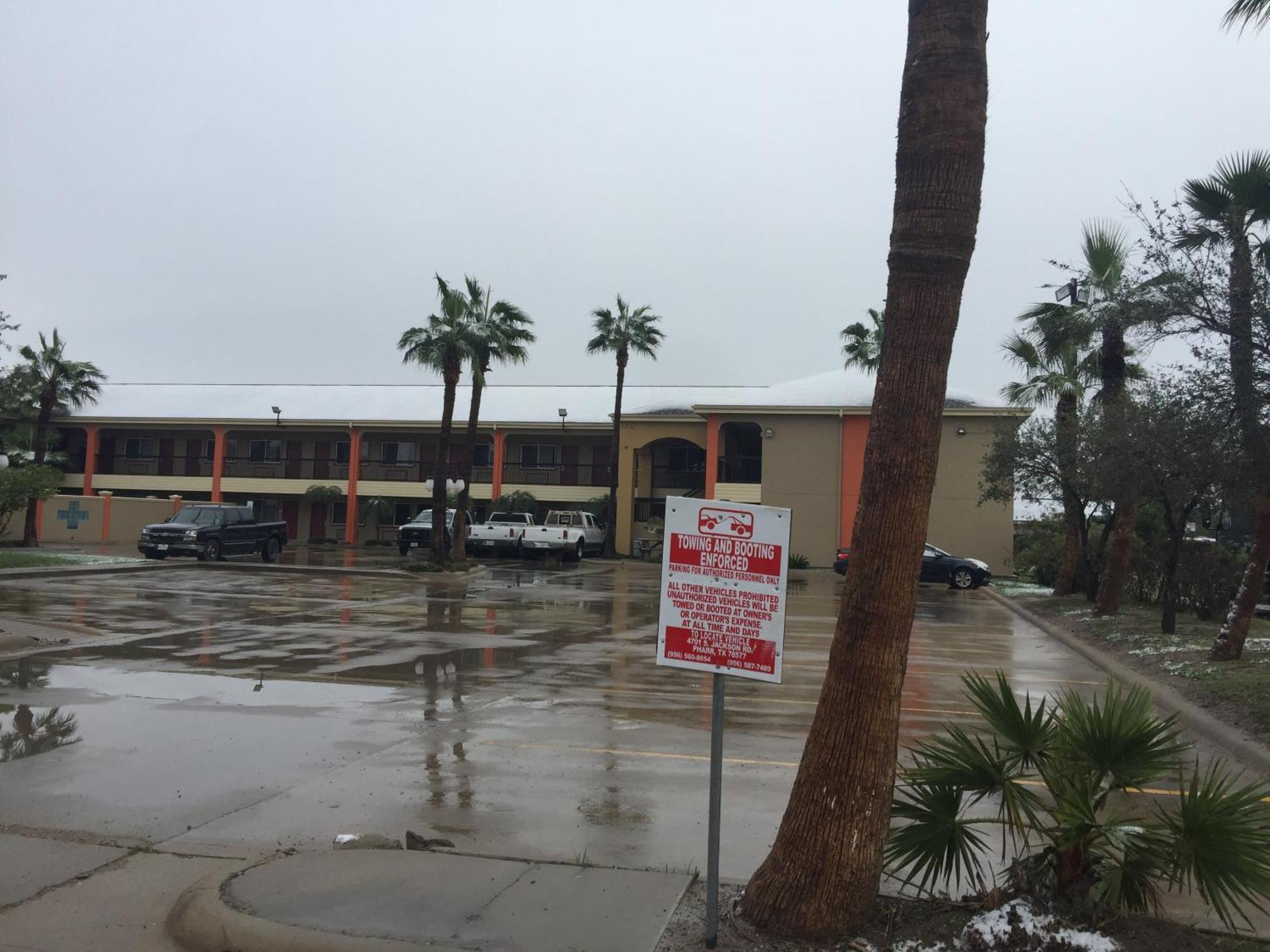 Texas Inn And Suites City Center At University Dr. Edinburg Kültér fotó