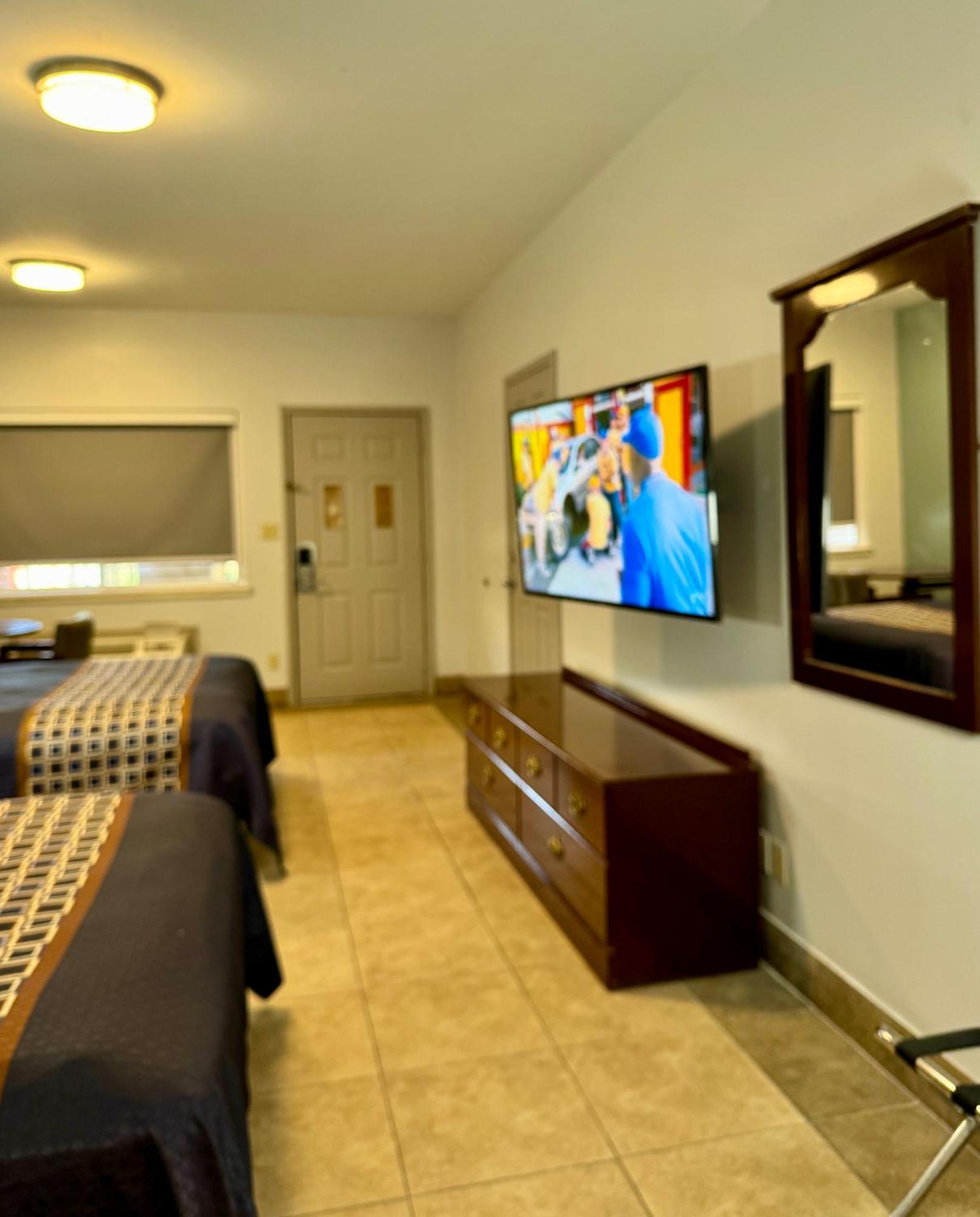 Texas Inn And Suites City Center At University Dr. Edinburg Kültér fotó