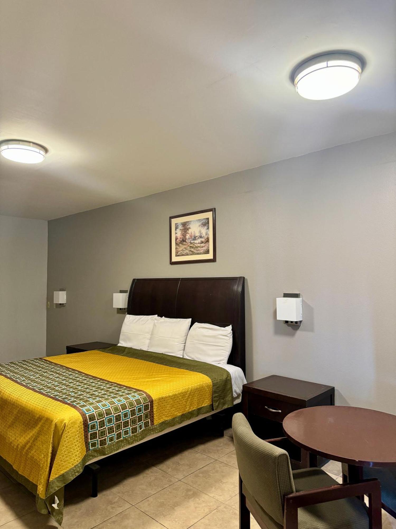 Texas Inn And Suites City Center At University Dr. Edinburg Kültér fotó