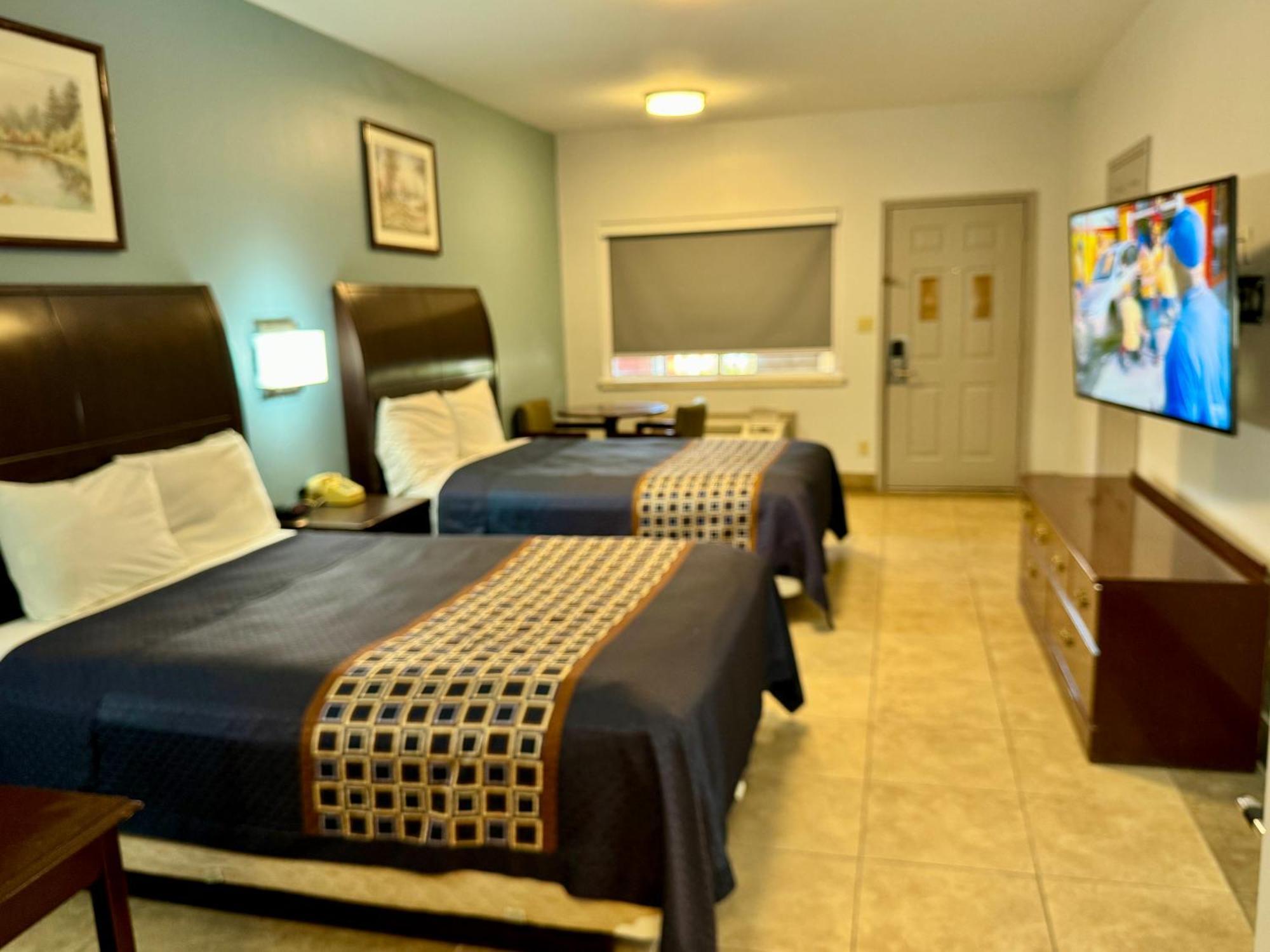 Texas Inn And Suites City Center At University Dr. Edinburg Kültér fotó