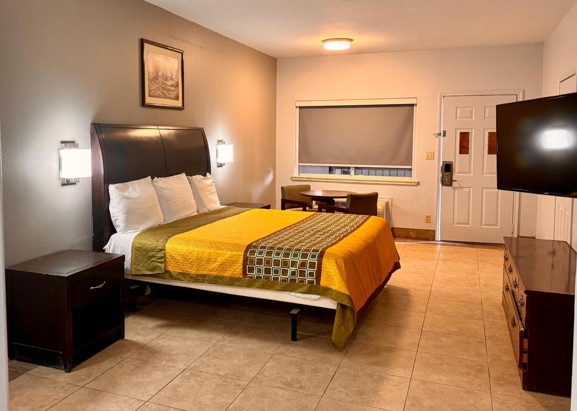 Texas Inn And Suites City Center At University Dr. Edinburg Kültér fotó