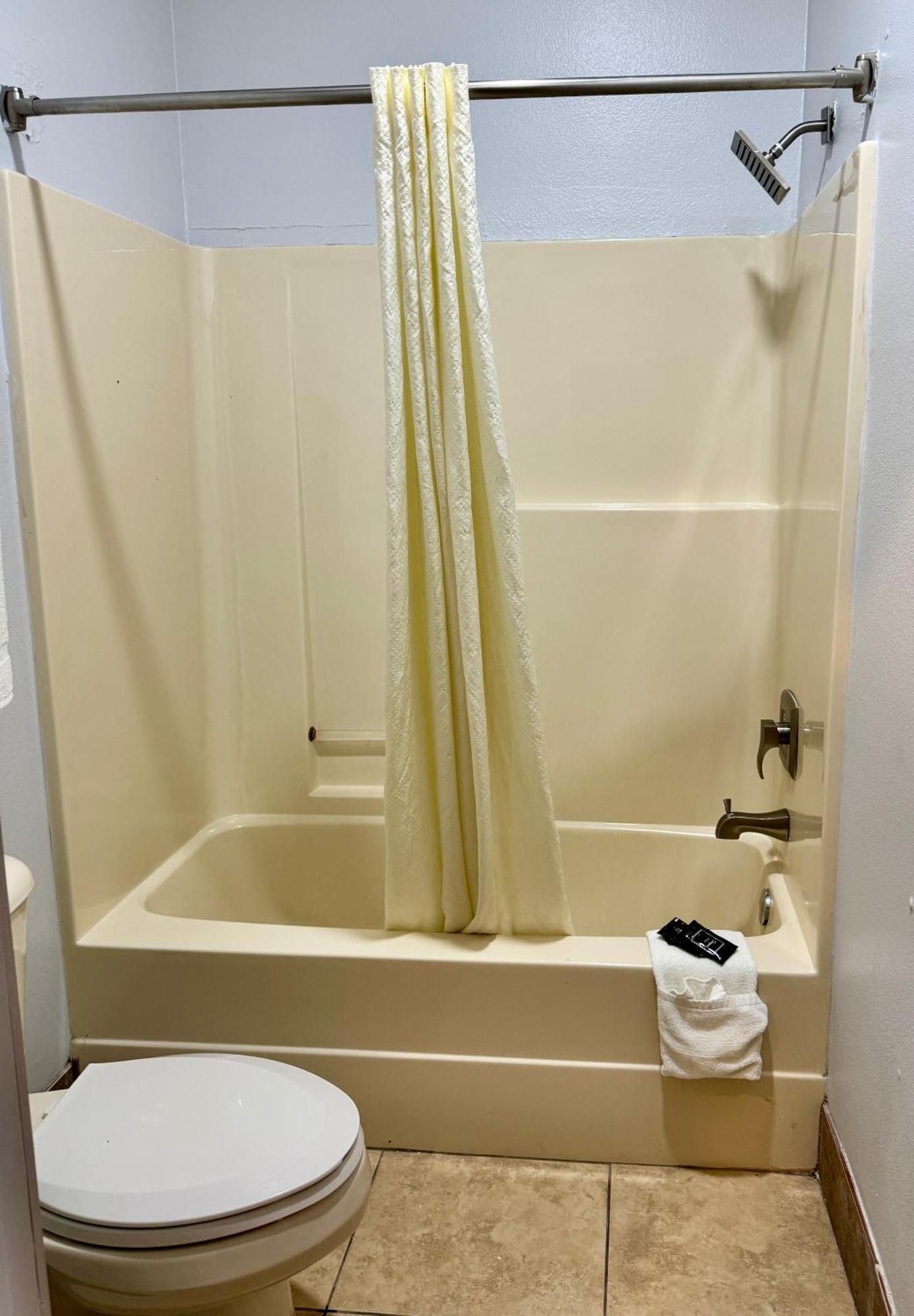 Texas Inn And Suites City Center At University Dr. Edinburg Kültér fotó