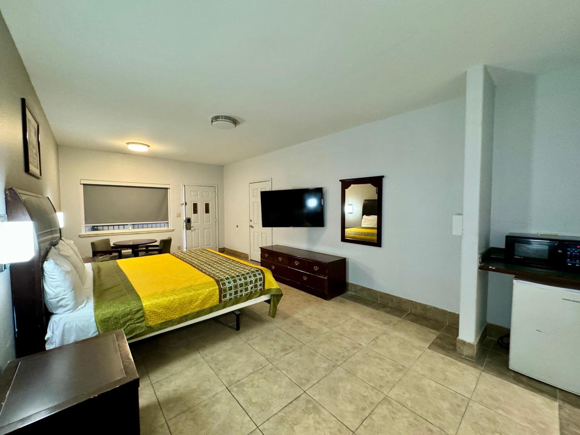 Texas Inn And Suites City Center At University Dr. Edinburg Kültér fotó