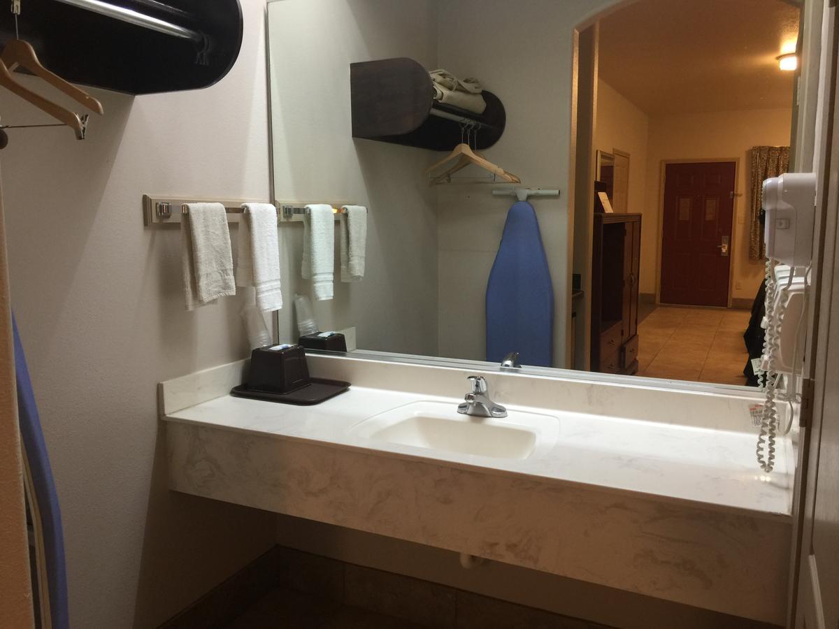 Texas Inn And Suites City Center At University Dr. Edinburg Kültér fotó