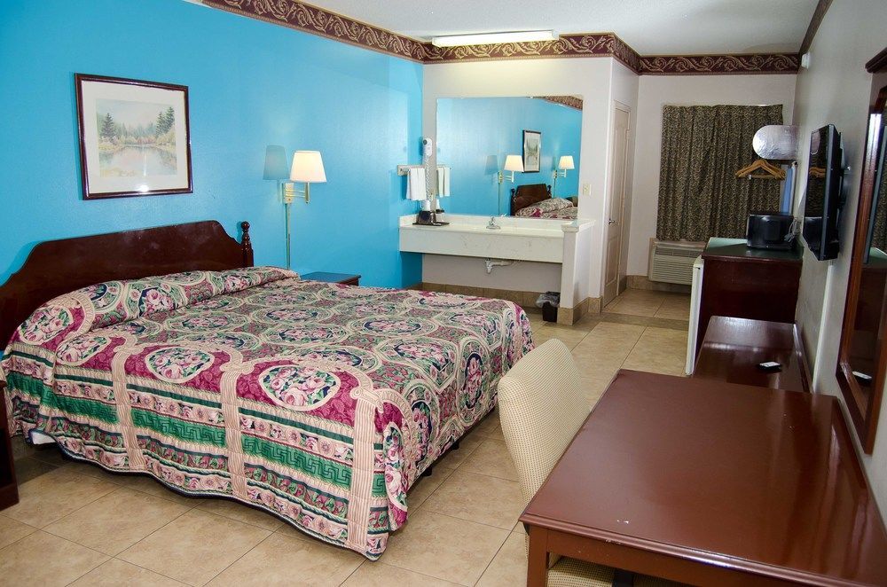 Texas Inn And Suites City Center At University Dr. Edinburg Kültér fotó