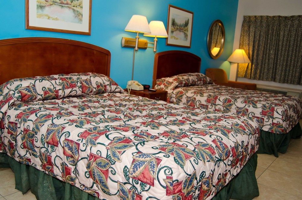 Texas Inn And Suites City Center At University Dr. Edinburg Kültér fotó