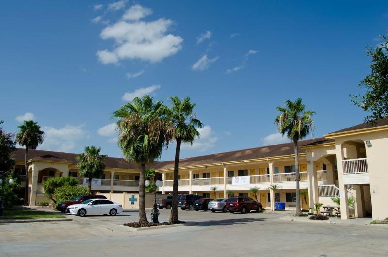 Texas Inn And Suites City Center At University Dr. Edinburg Kültér fotó