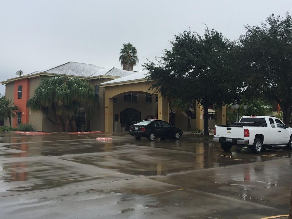 Texas Inn And Suites City Center At University Dr. Edinburg Kültér fotó